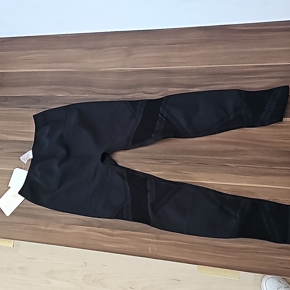 Black Perforated Legging FABLETICS